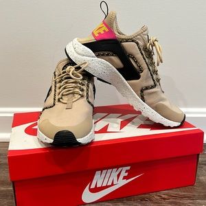 Tóxico bomba decidir Nike | Shoes | Air Huarache Run Ultra Si | Poshmark